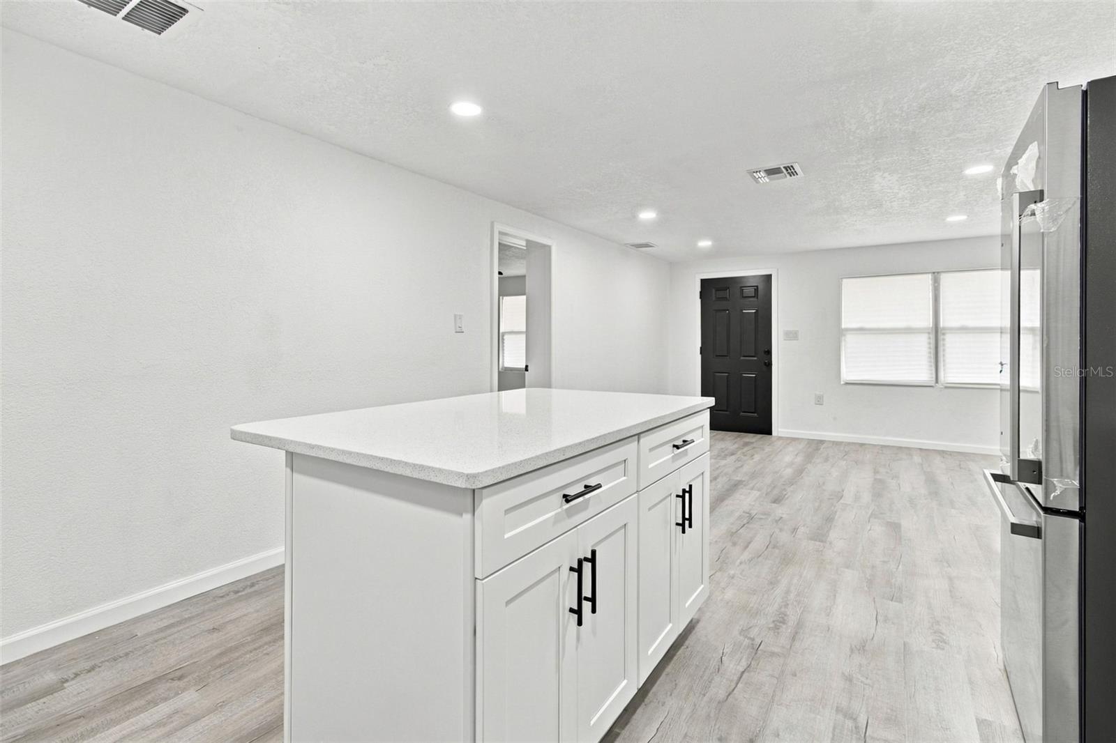 38351 7TH AVE — photo 12