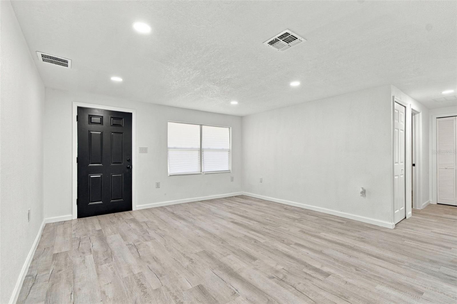 38351 7TH AVE — photo 8
