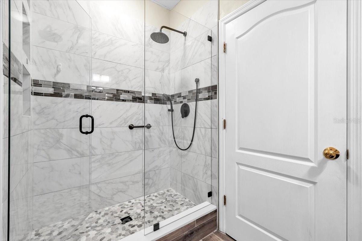 2332 ROSEWOOD LN — photo 19