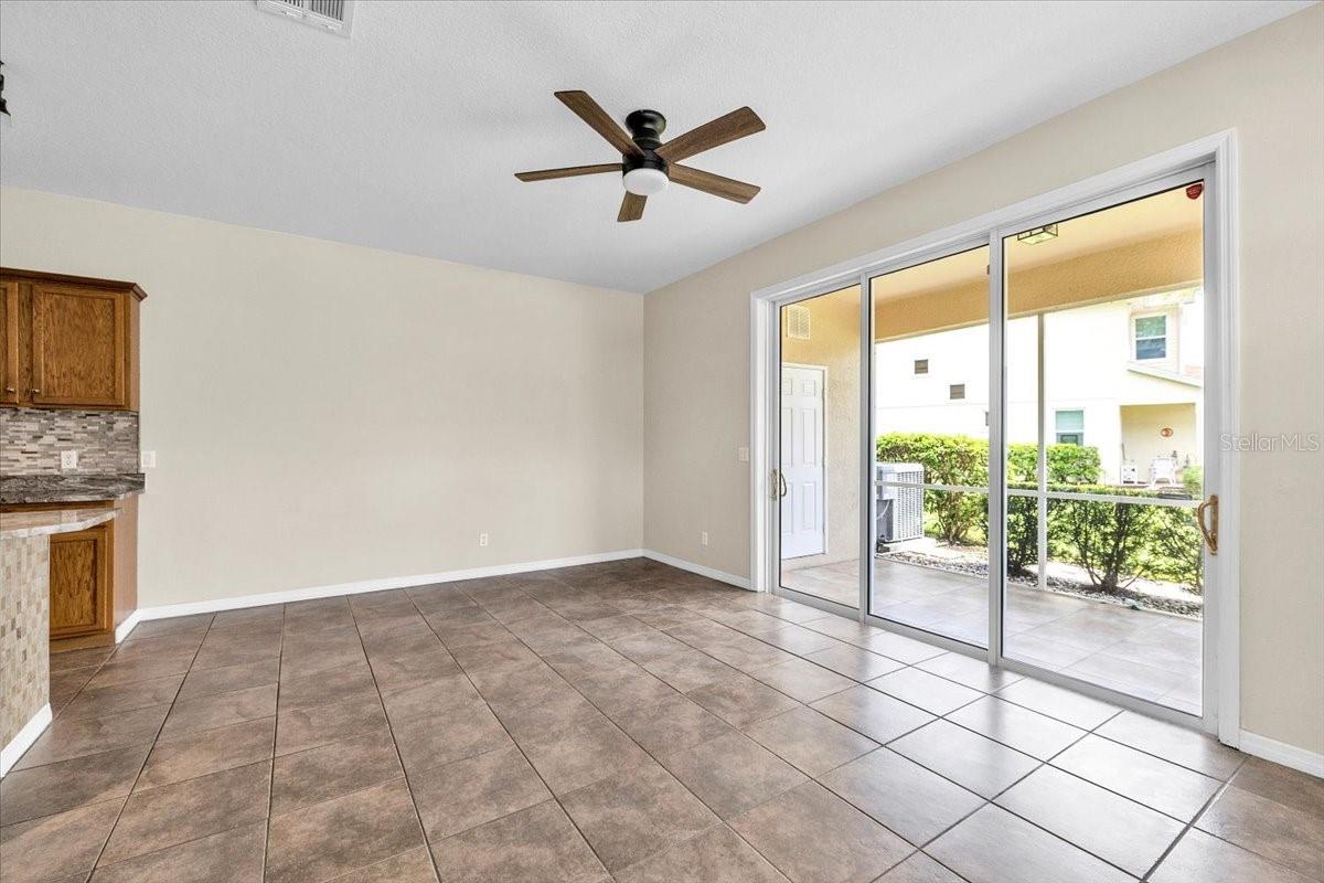 2332 ROSEWOOD LN — photo 6