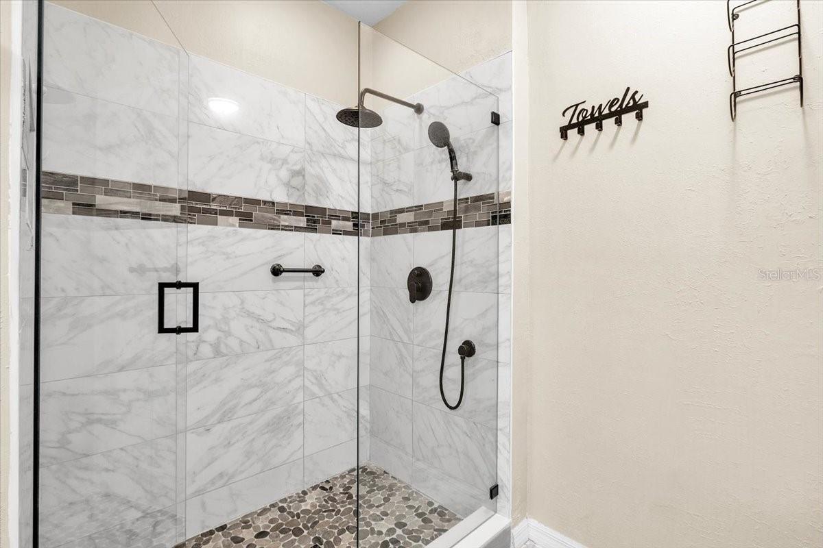 2332 ROSEWOOD LN — photo 15