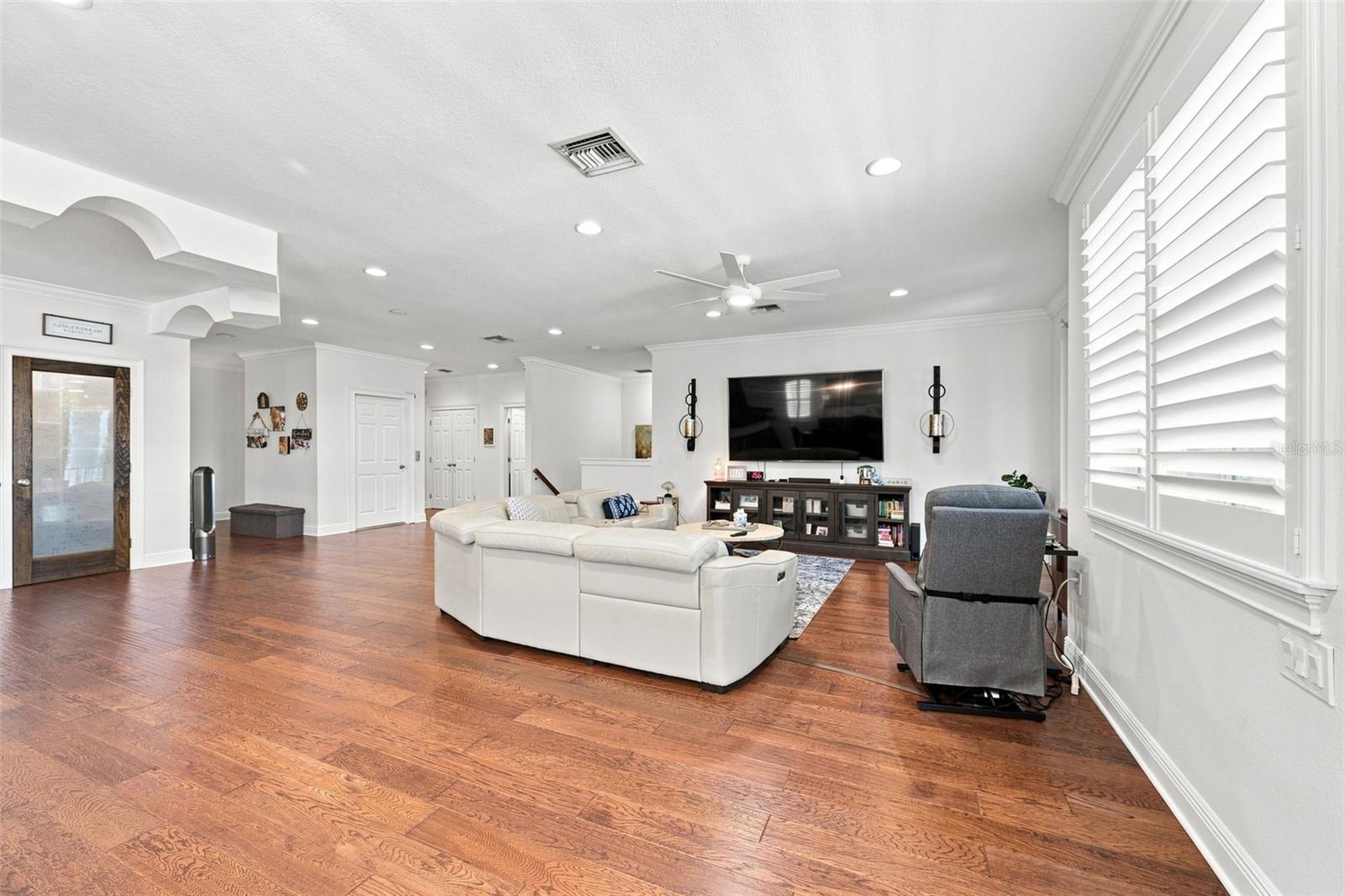 116 FOREST HILLS DR — photo 9