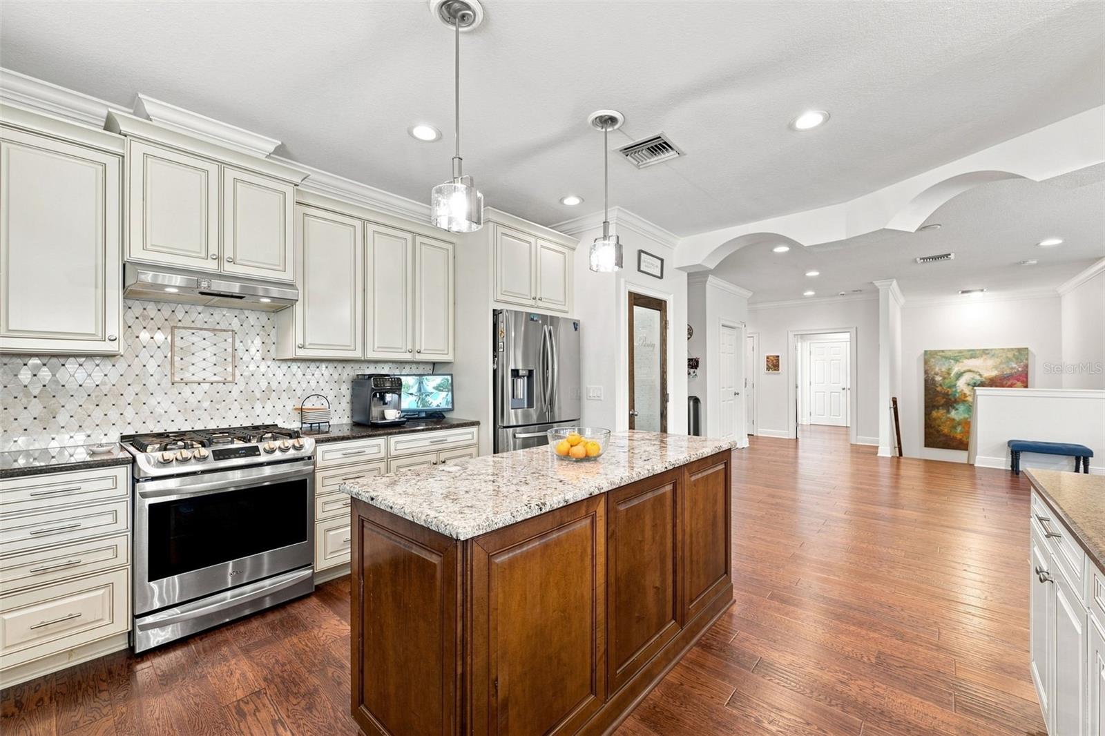 116 FOREST HILLS DR — photo 18
