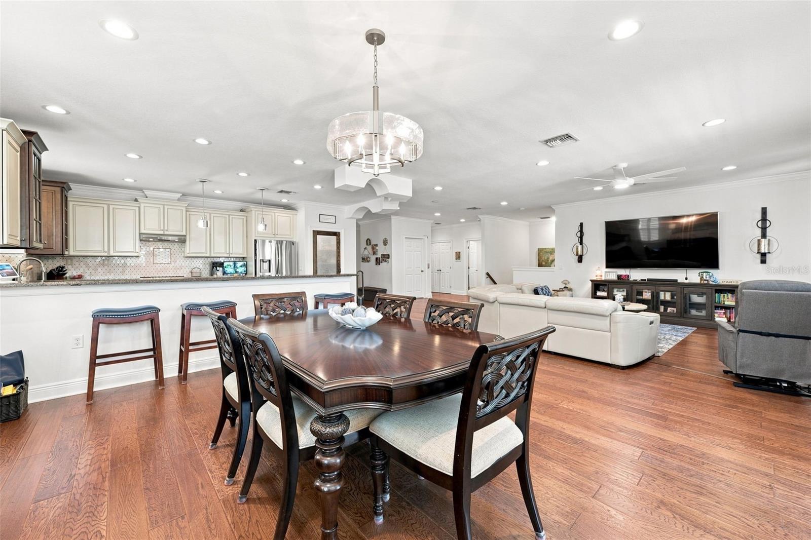 116 FOREST HILLS DR — photo 20