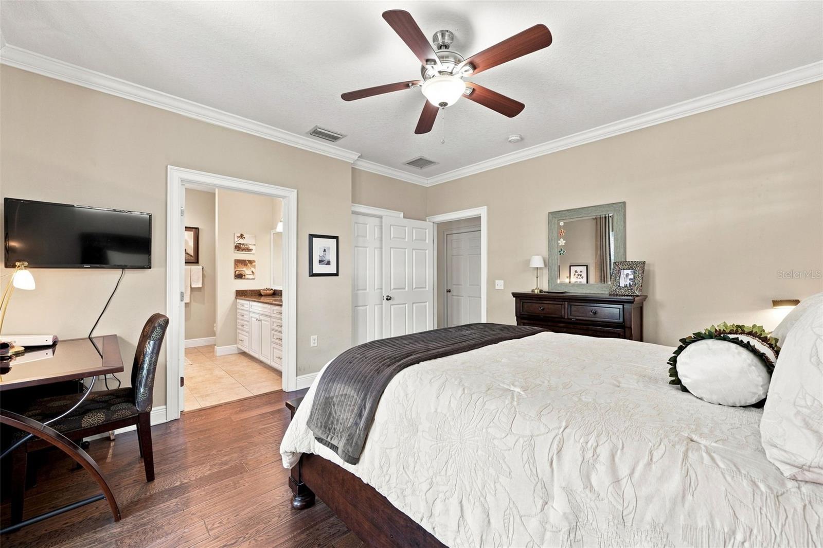 116 FOREST HILLS DR — photo 36