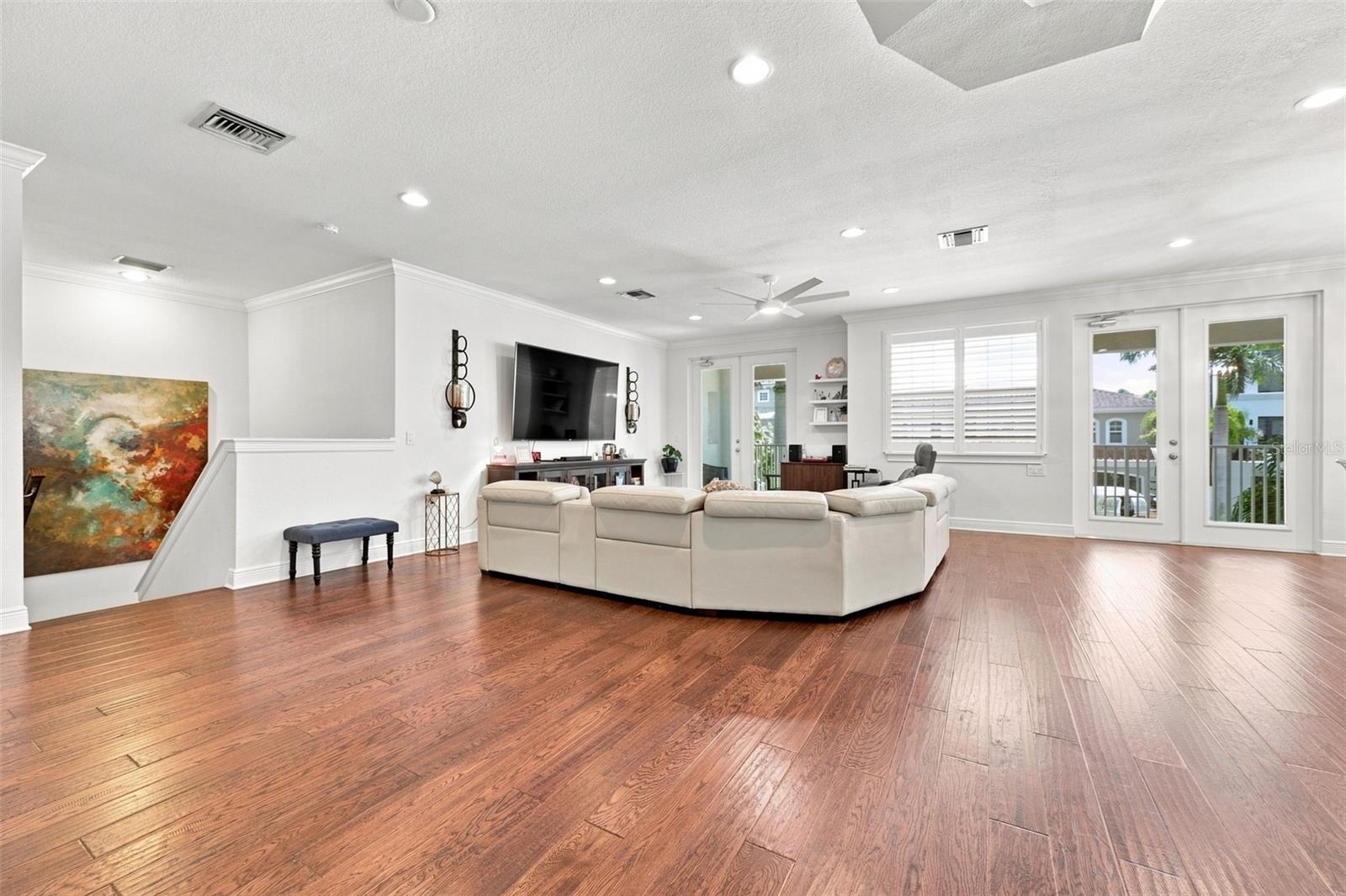 116 FOREST HILLS DR — photo 8