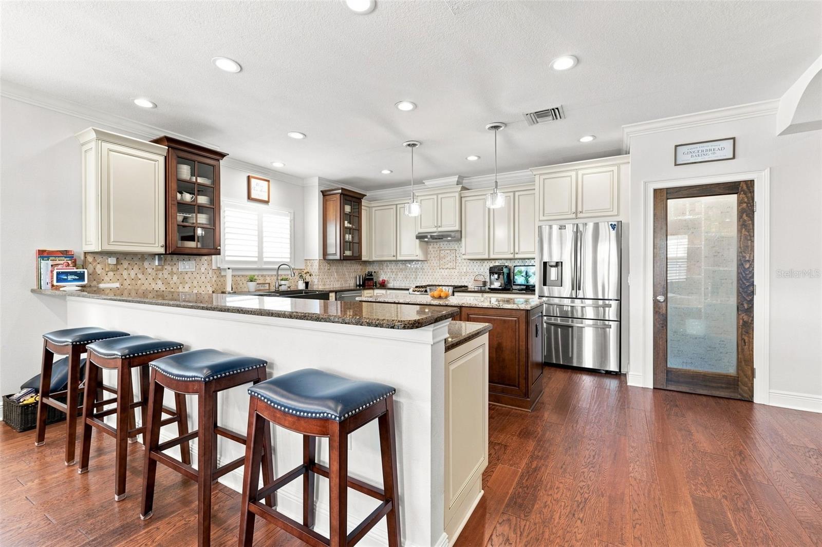 116 FOREST HILLS DR — photo 14