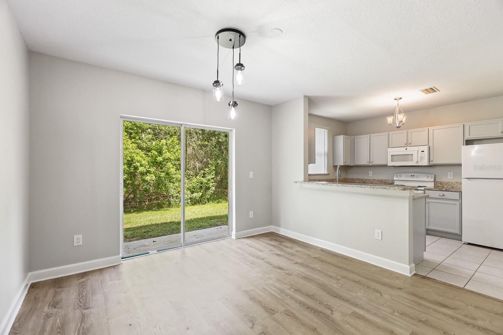 9722 FORESTDALE CT — photo 11