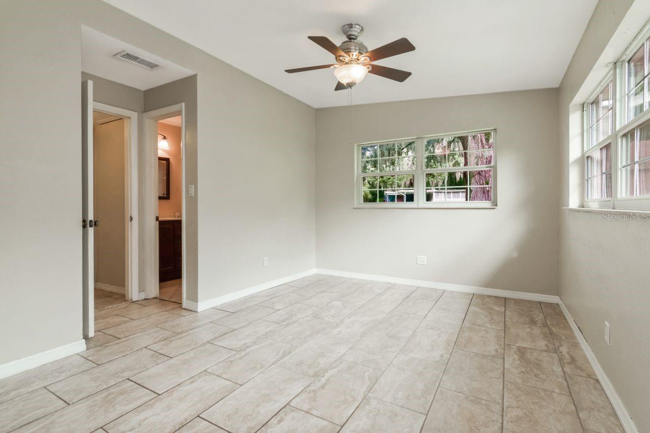 416 BROXBURN AVE — photo 11
