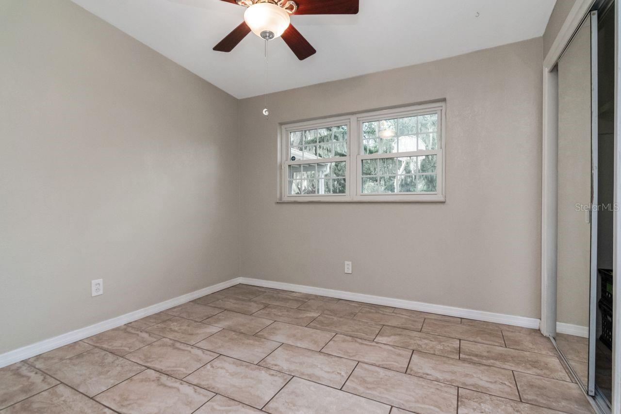 416 BROXBURN AVE — photo 23