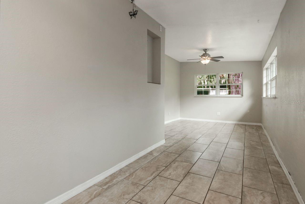 416 BROXBURN AVE — photo 21