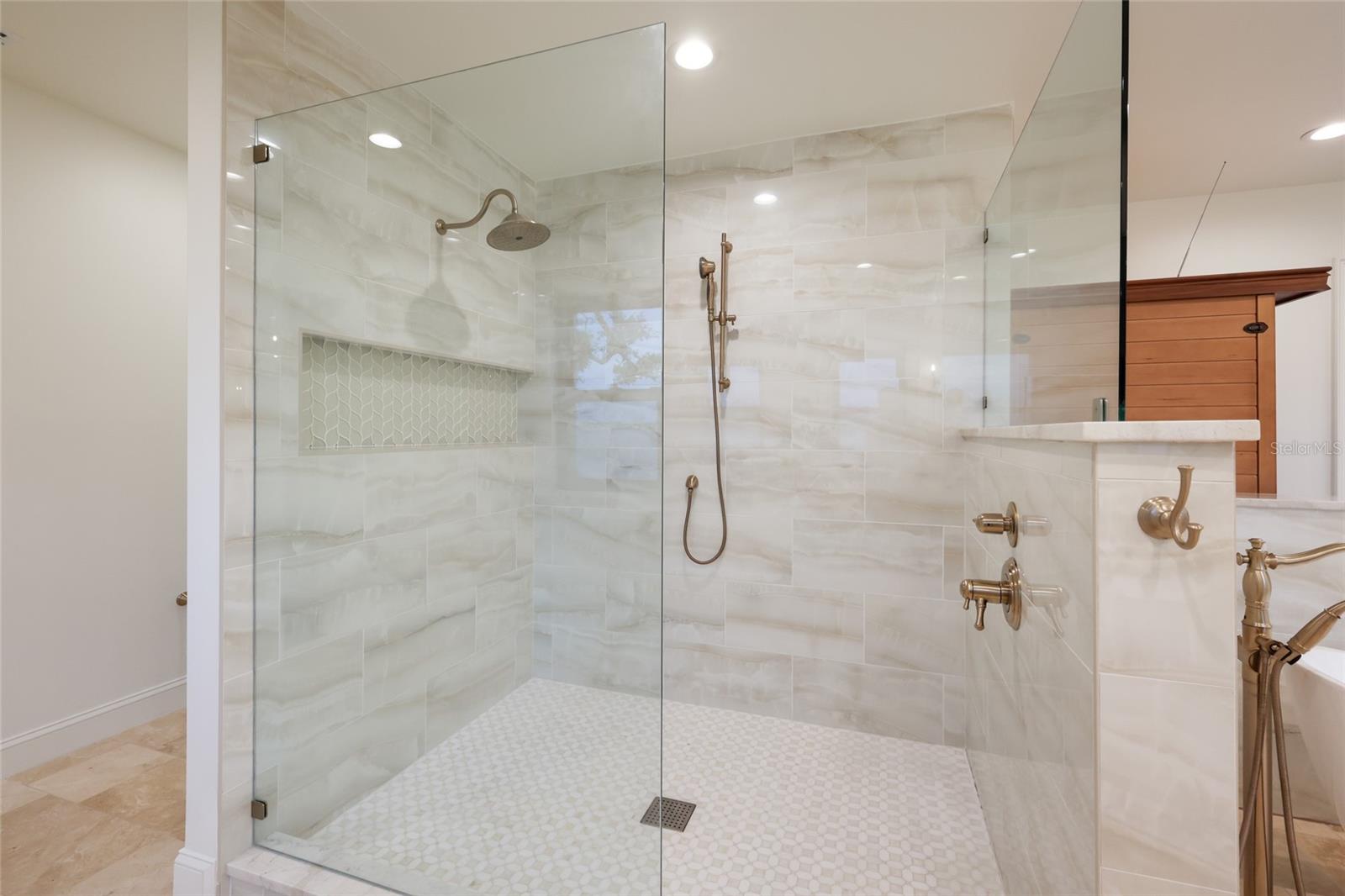 2832 RIVERVIEW BLVD — photo 52