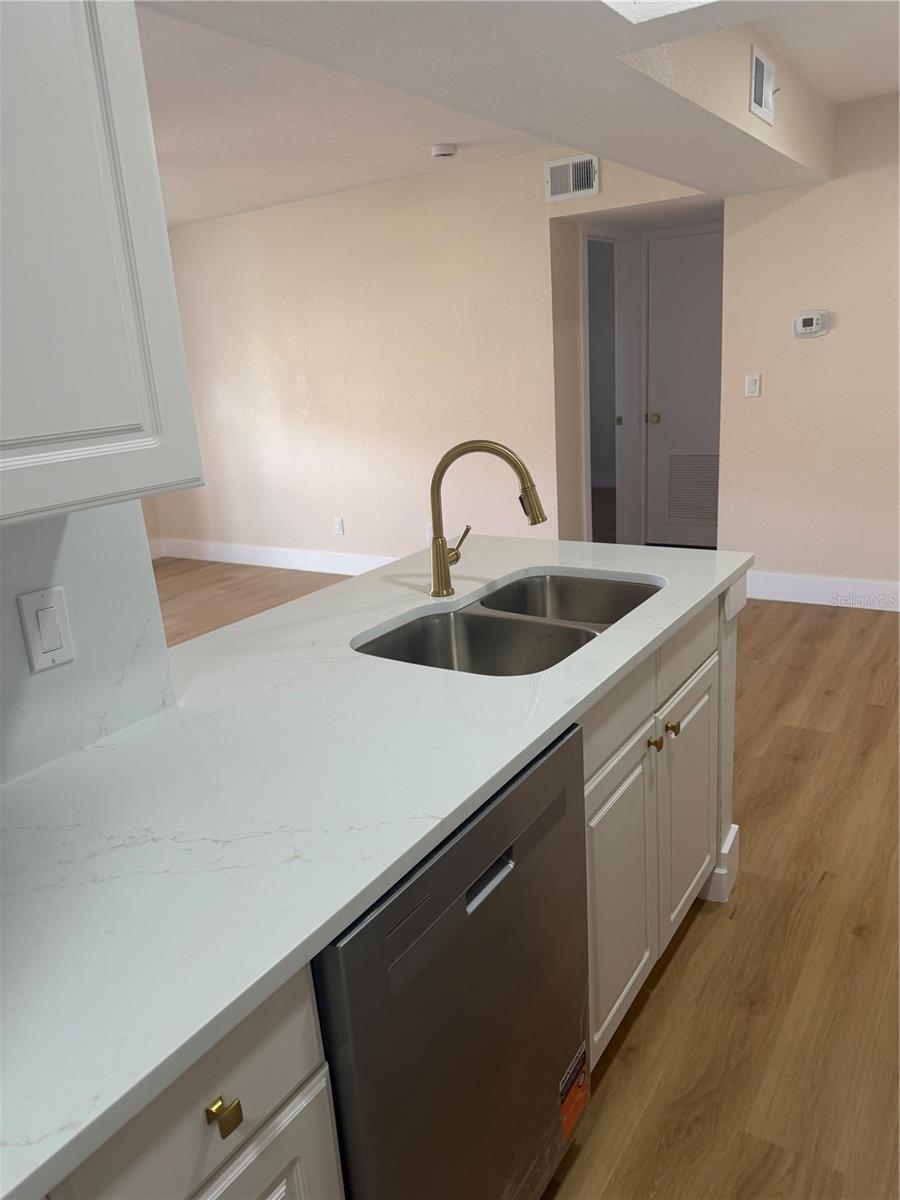 10200 GANDY BLVD N #923 — photo 12