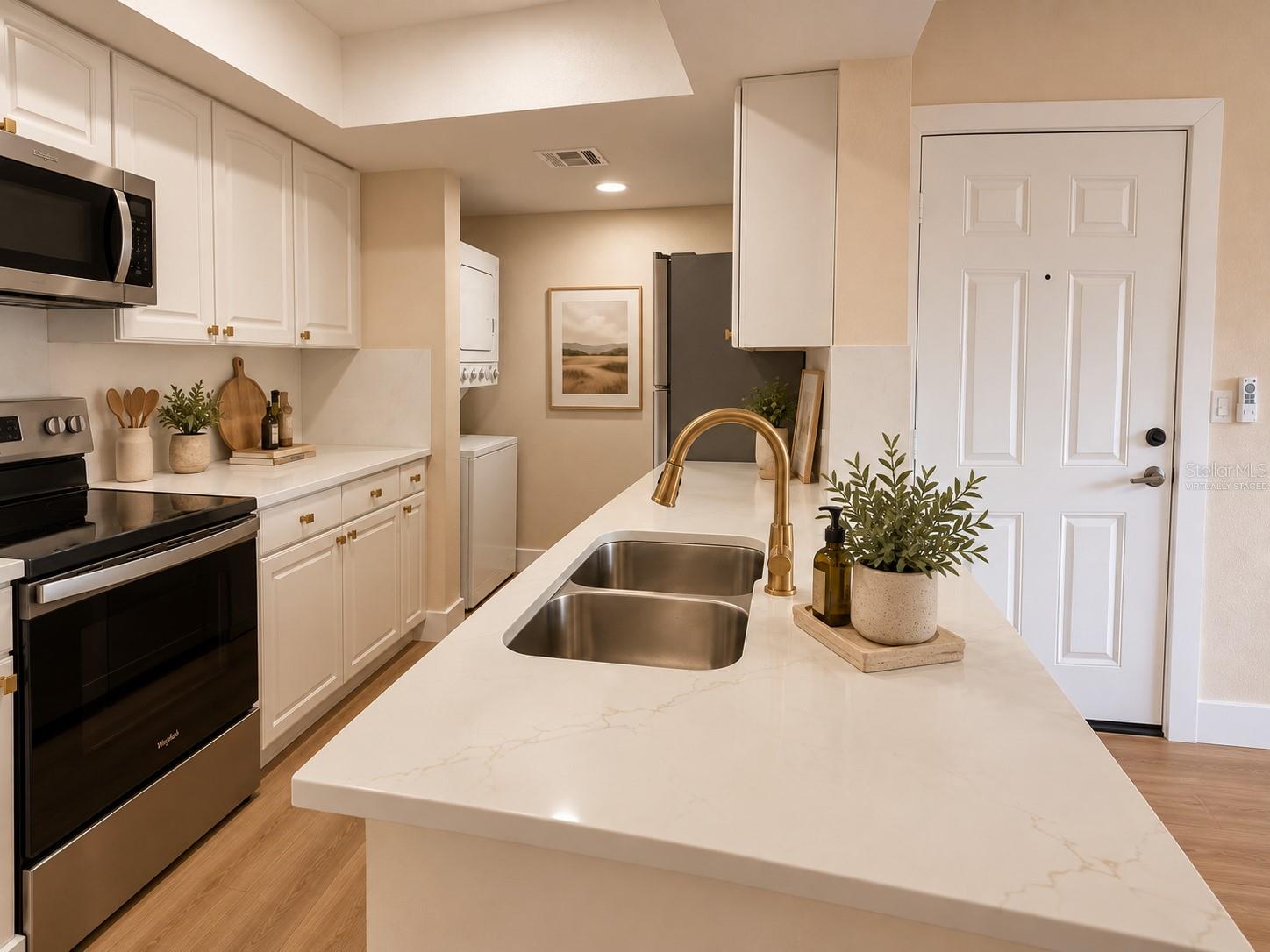 10200 GANDY BLVD N #923 — photo 8