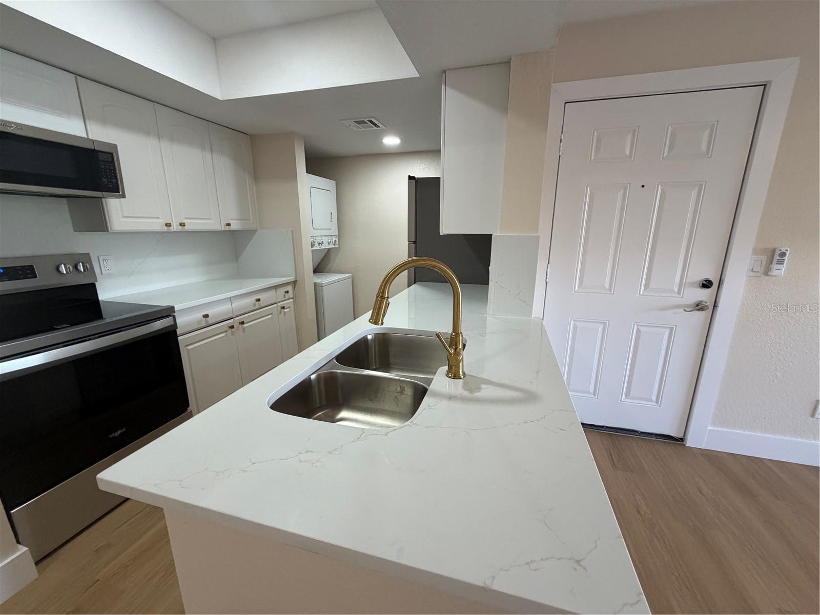 10200 GANDY BLVD N #923 — photo 9