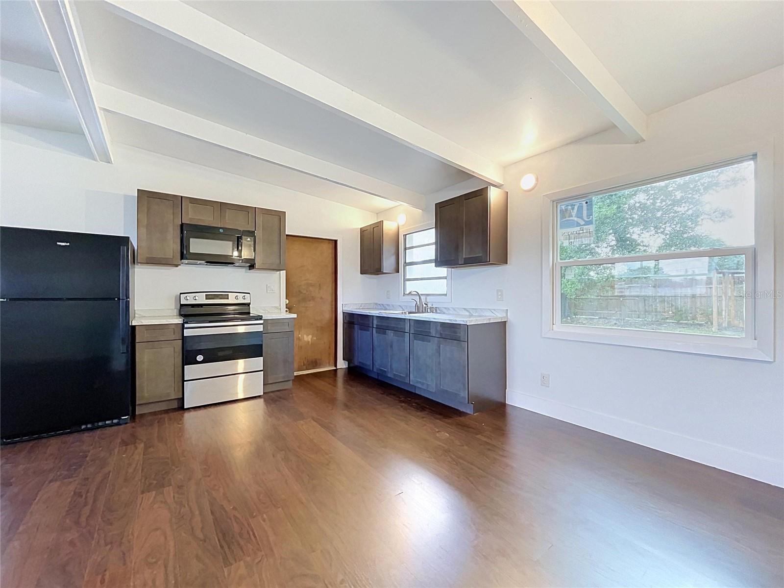 1310 WARRINGTON WAY — photo 8