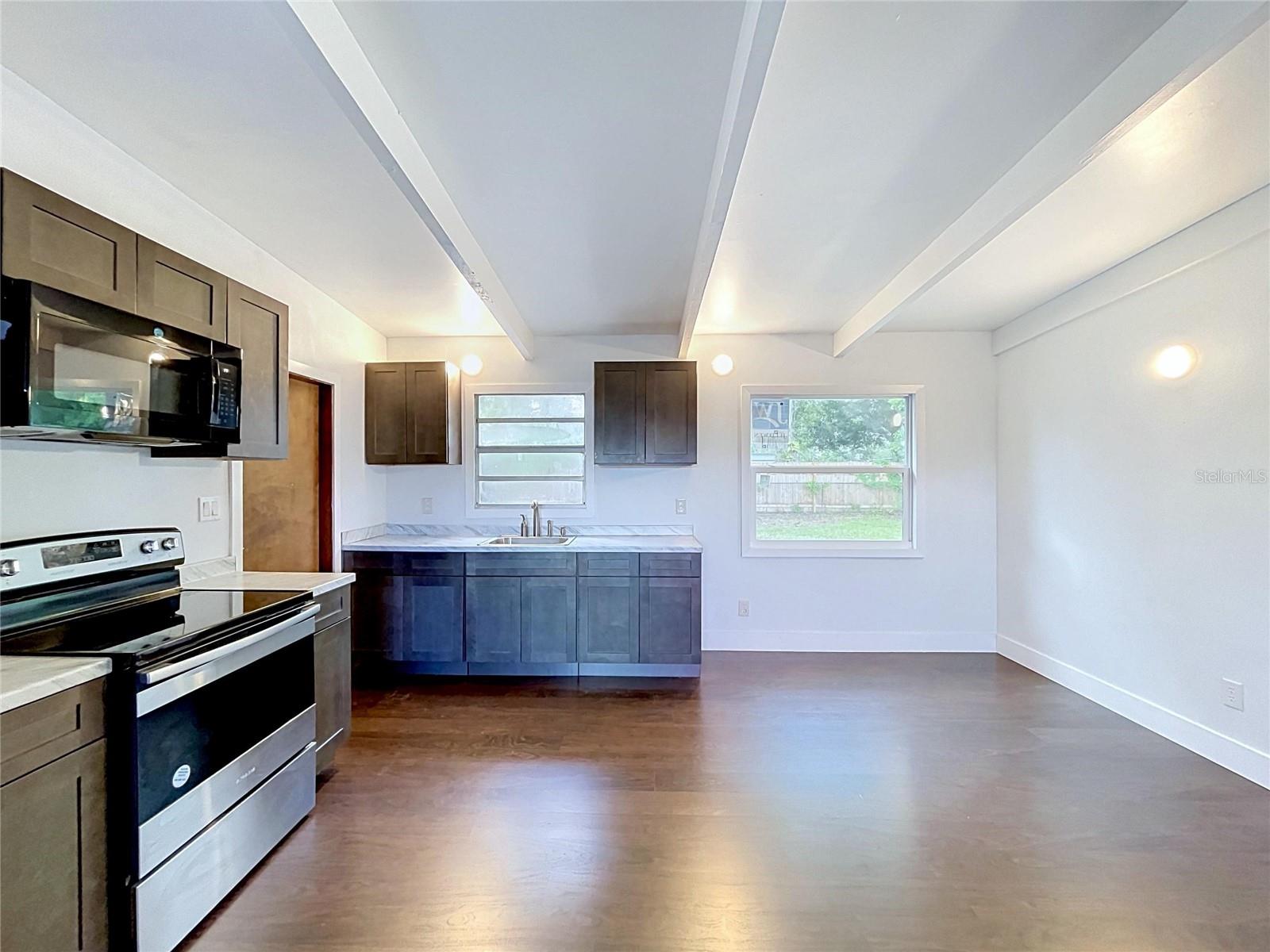 1310 WARRINGTON WAY — photo 11