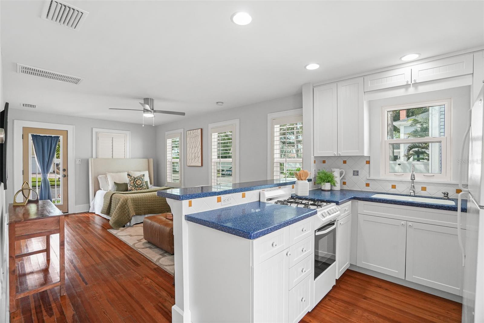 605 14TH AVE NE — photo 41