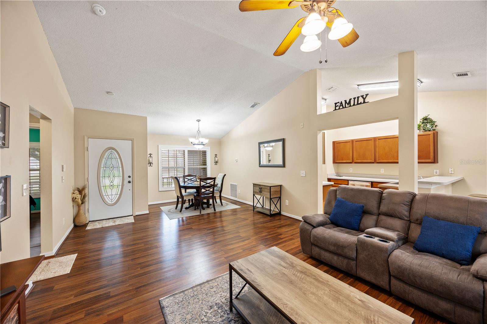 12167 WARWICK CIR — photo 10