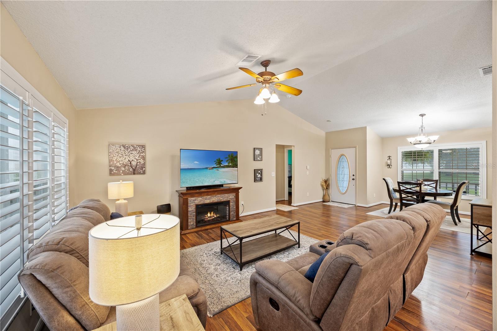 12167 WARWICK CIR — photo 11