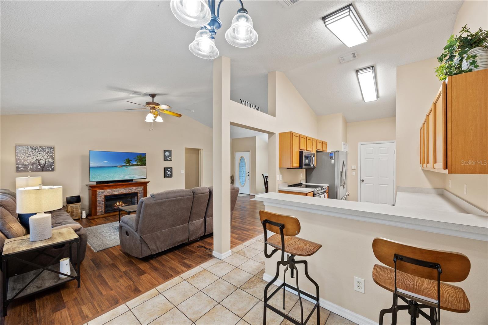12167 WARWICK CIR — photo 12