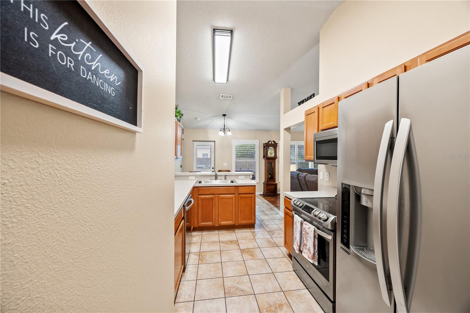 12167 WARWICK CIR — photo 13