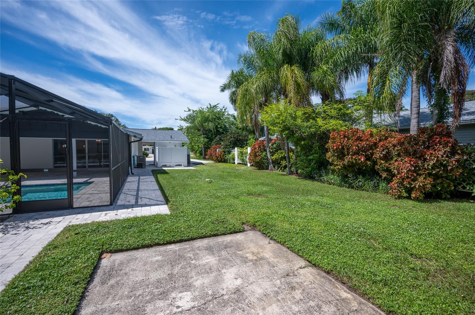 2111 HEASLEY RD — photo 30