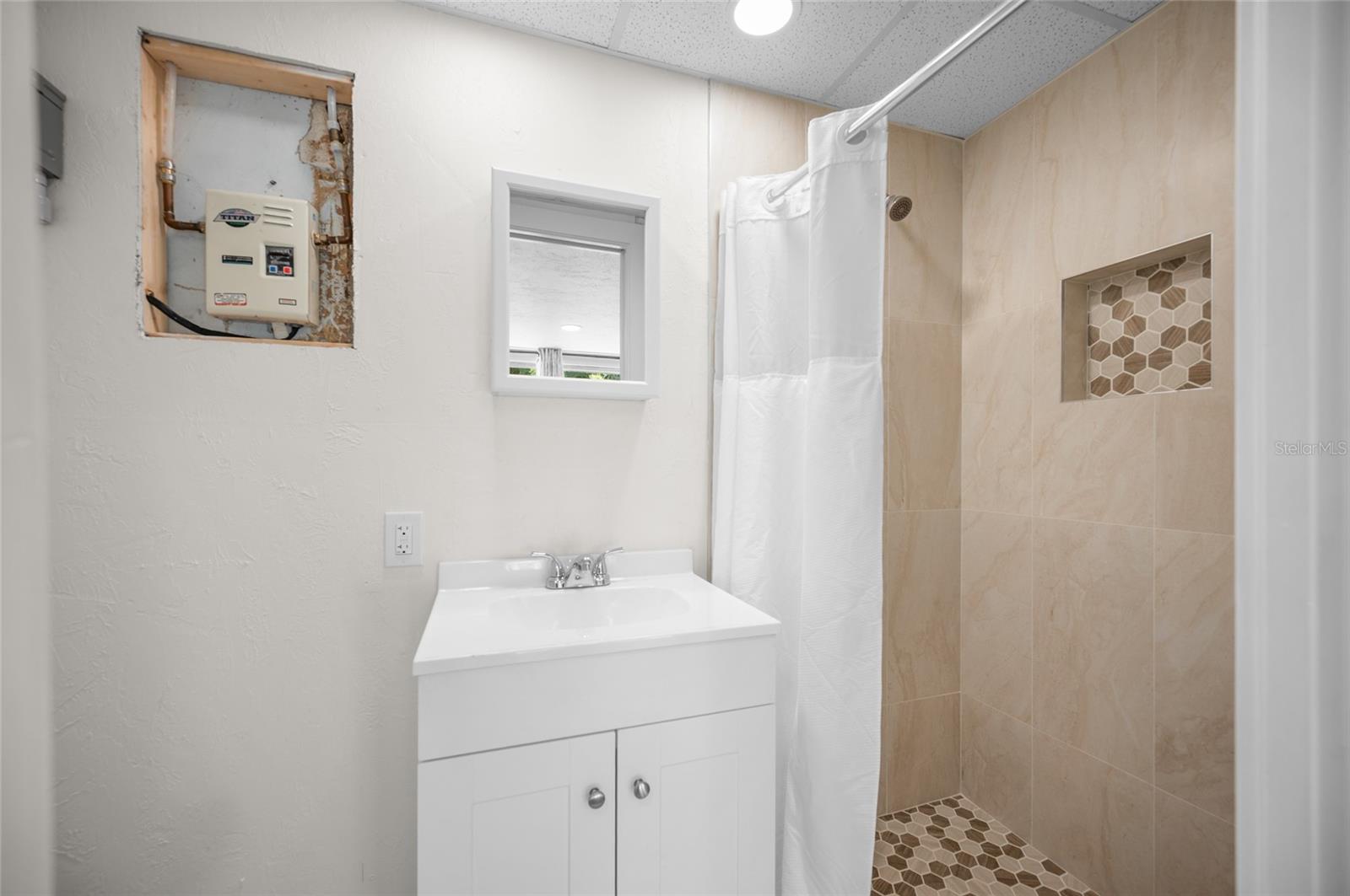 2111 HEASLEY RD — photo 38