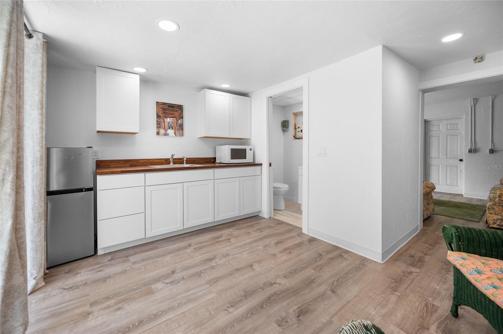 2111 HEASLEY RD — photo 37
