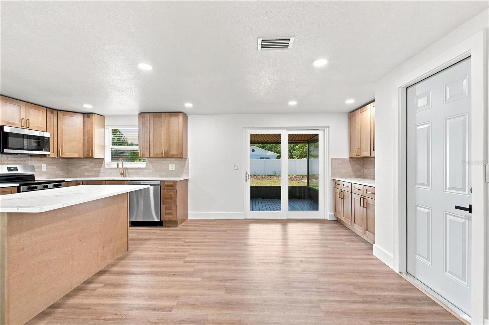 3214 ACACIA ST — photo 8