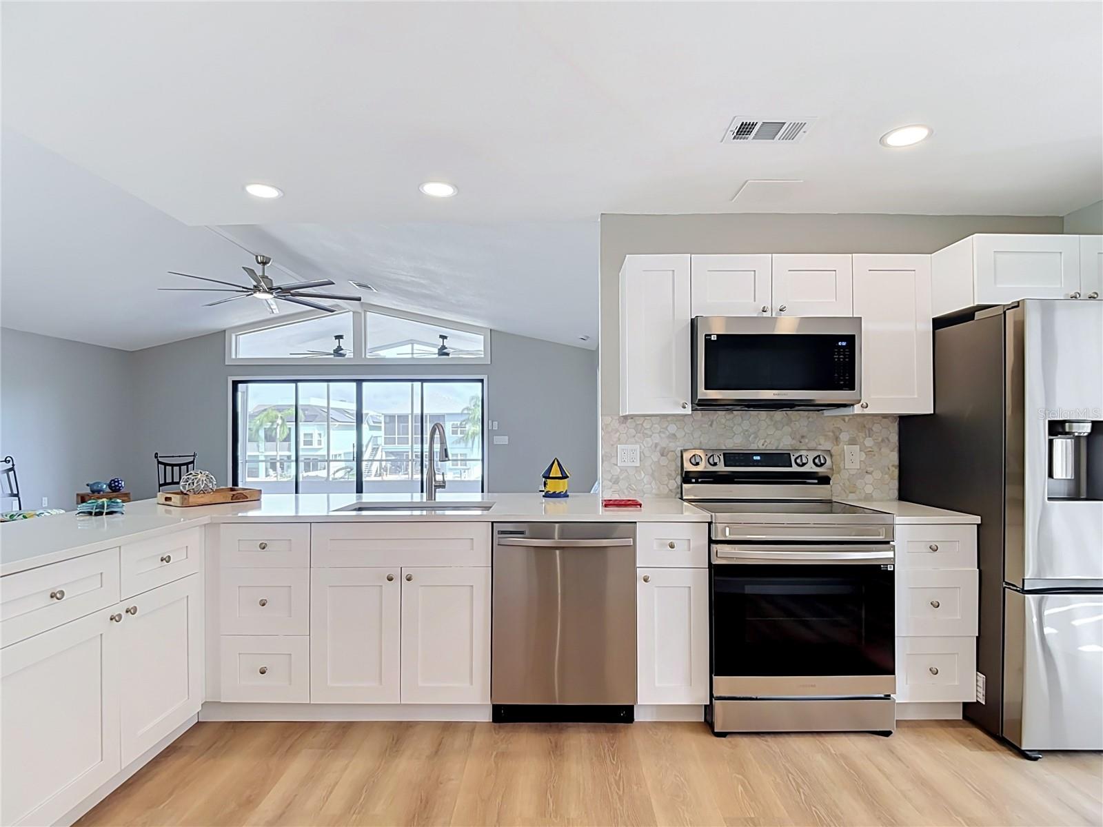 5925 SEASIDE DR — photo 18