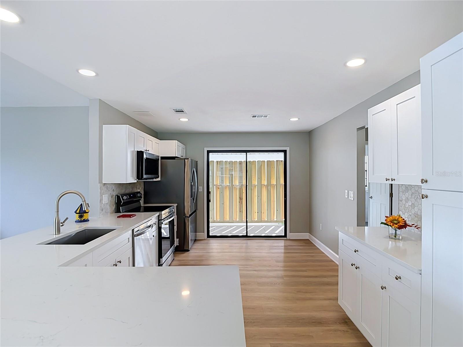 5925 SEASIDE DR — photo 12
