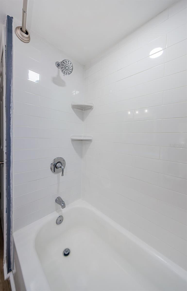 2174 SCOTLAND DR — photo 38