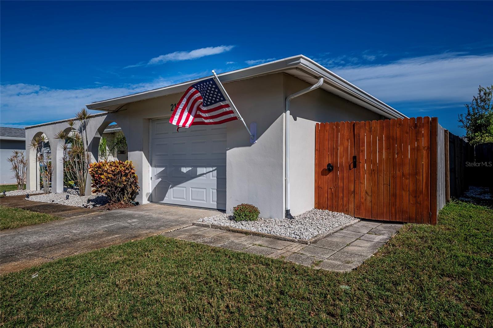 2174 SCOTLAND DR — photo 42