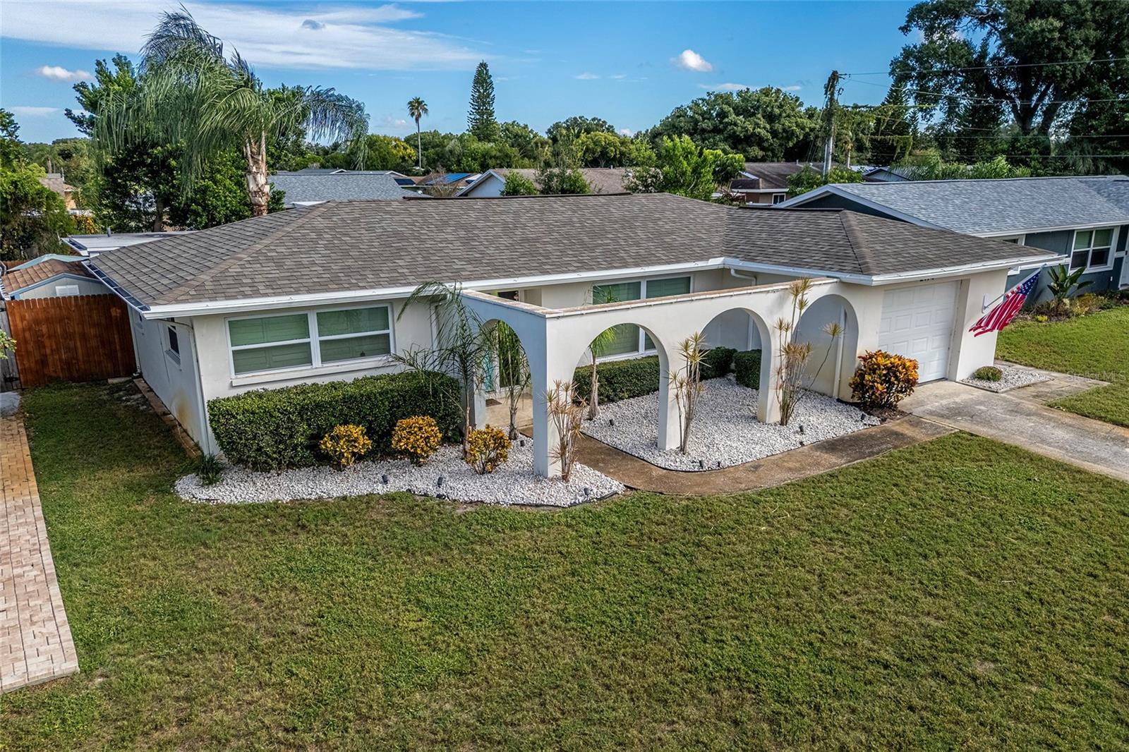 2174 SCOTLAND DR — photo 4