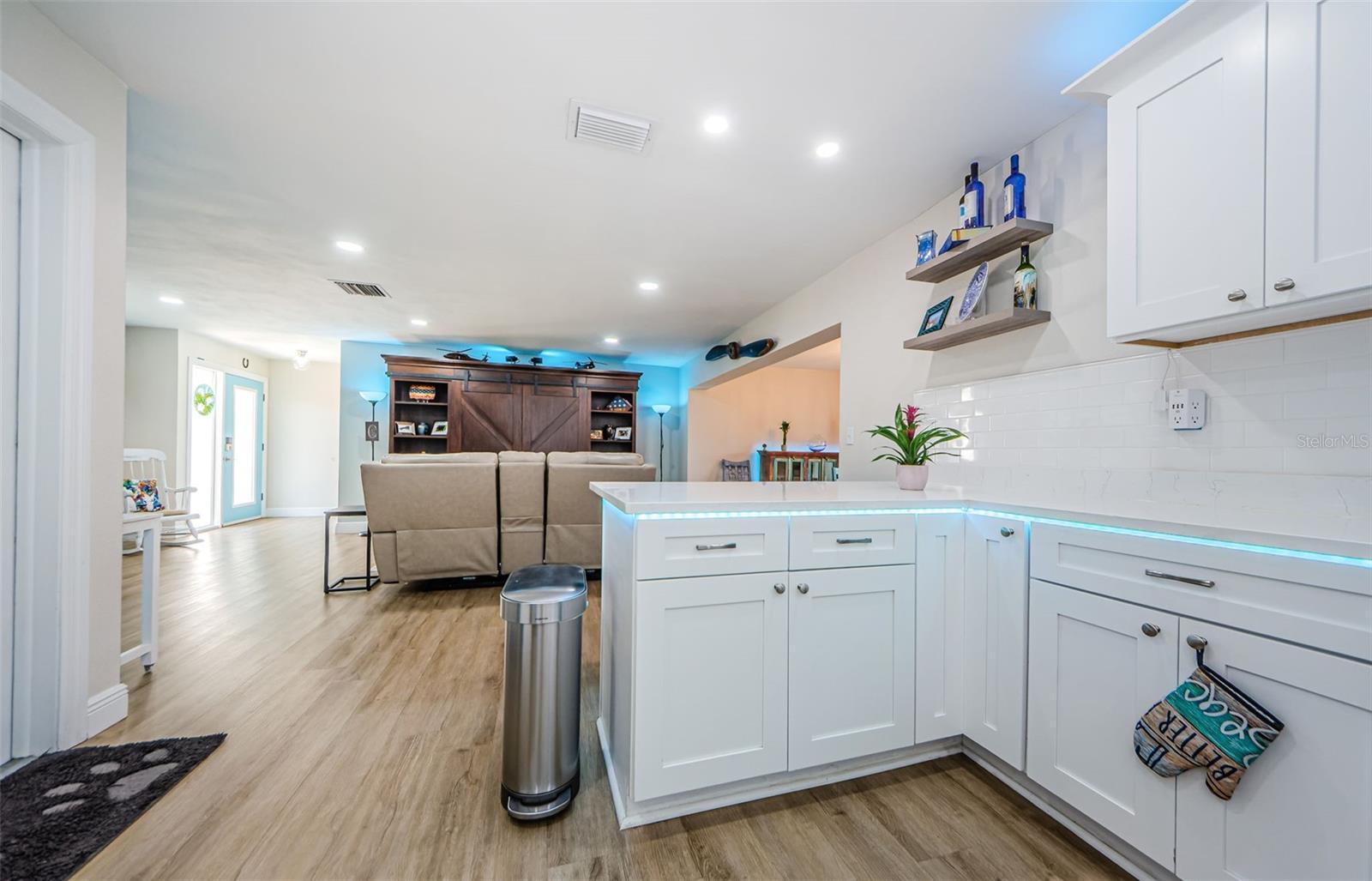 2174 SCOTLAND DR — photo 29
