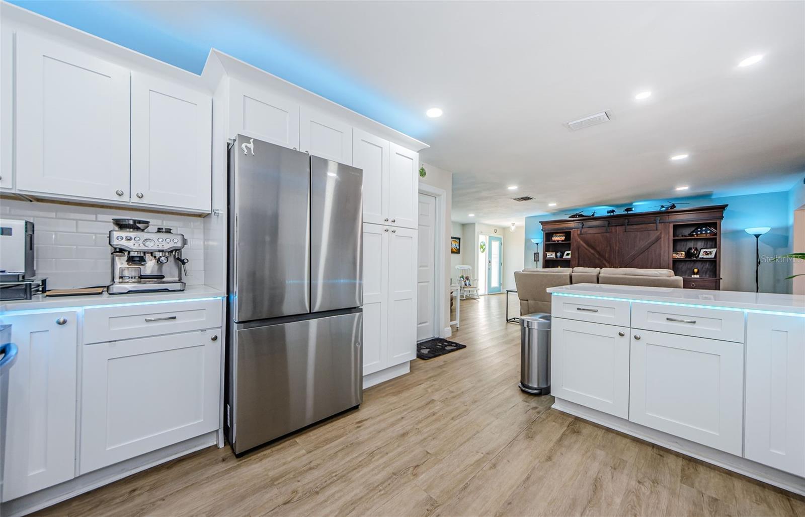 2174 SCOTLAND DR — photo 28
