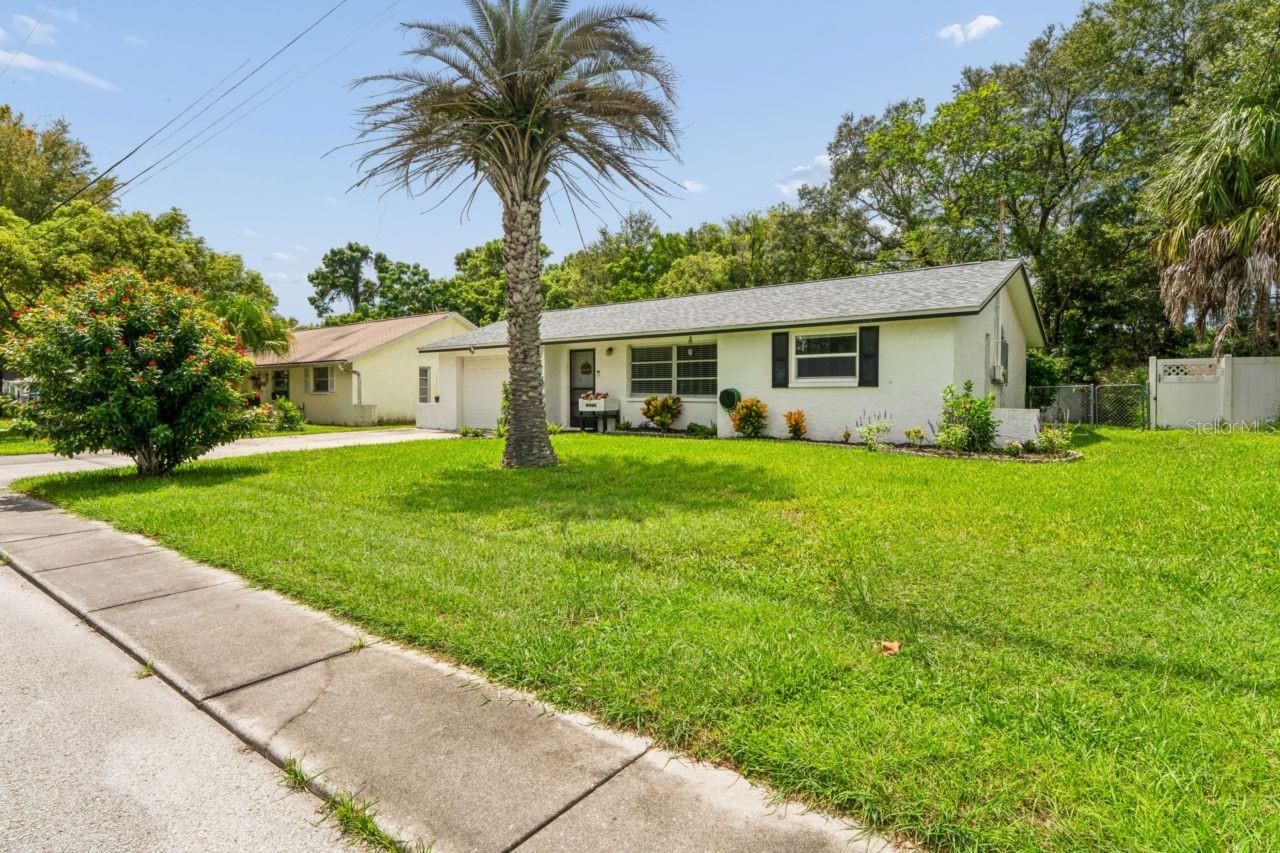 15915 VILLA DR — photo 36