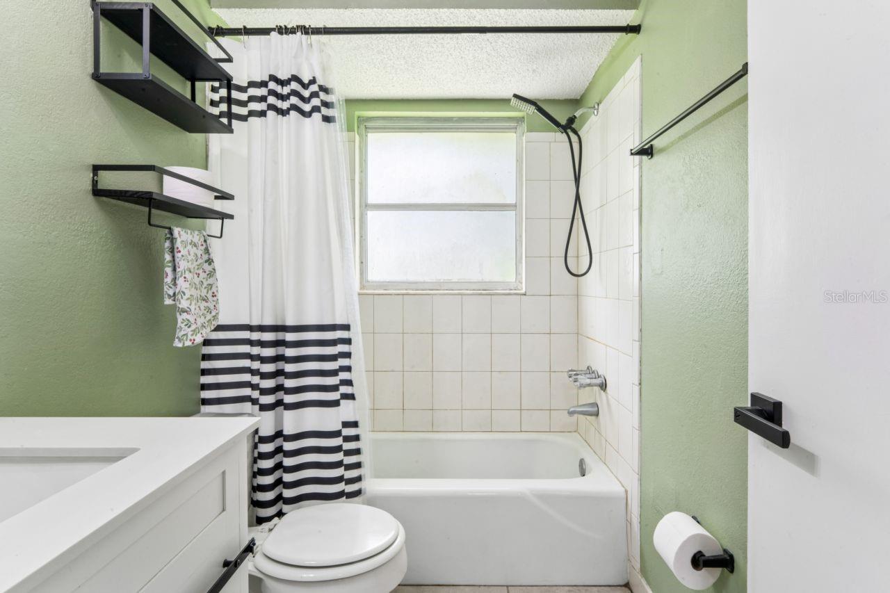 15915 VILLA DR — photo 18