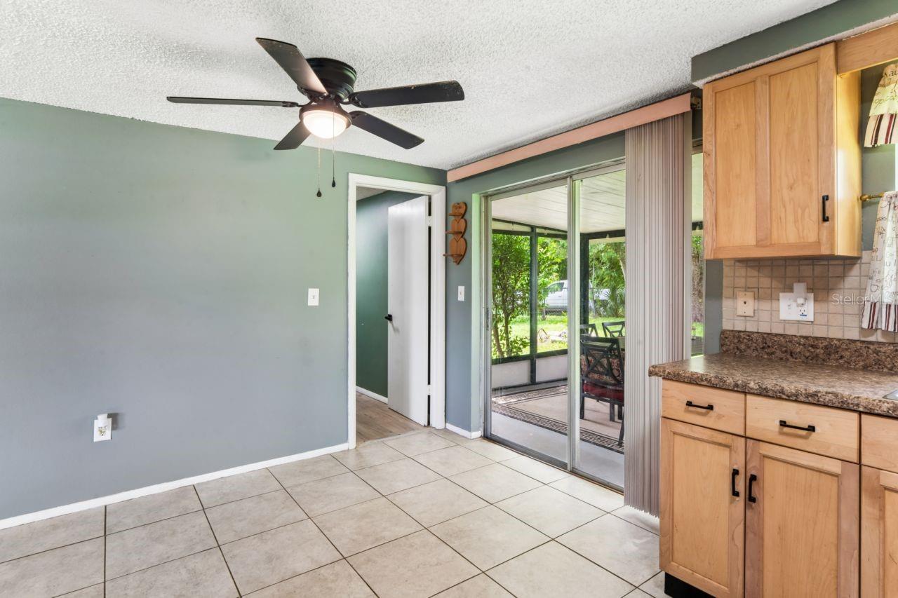15915 VILLA DR — photo 13