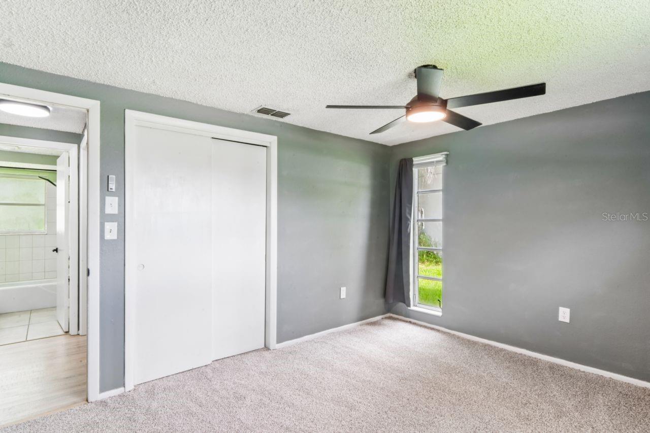 15915 VILLA DR — photo 24