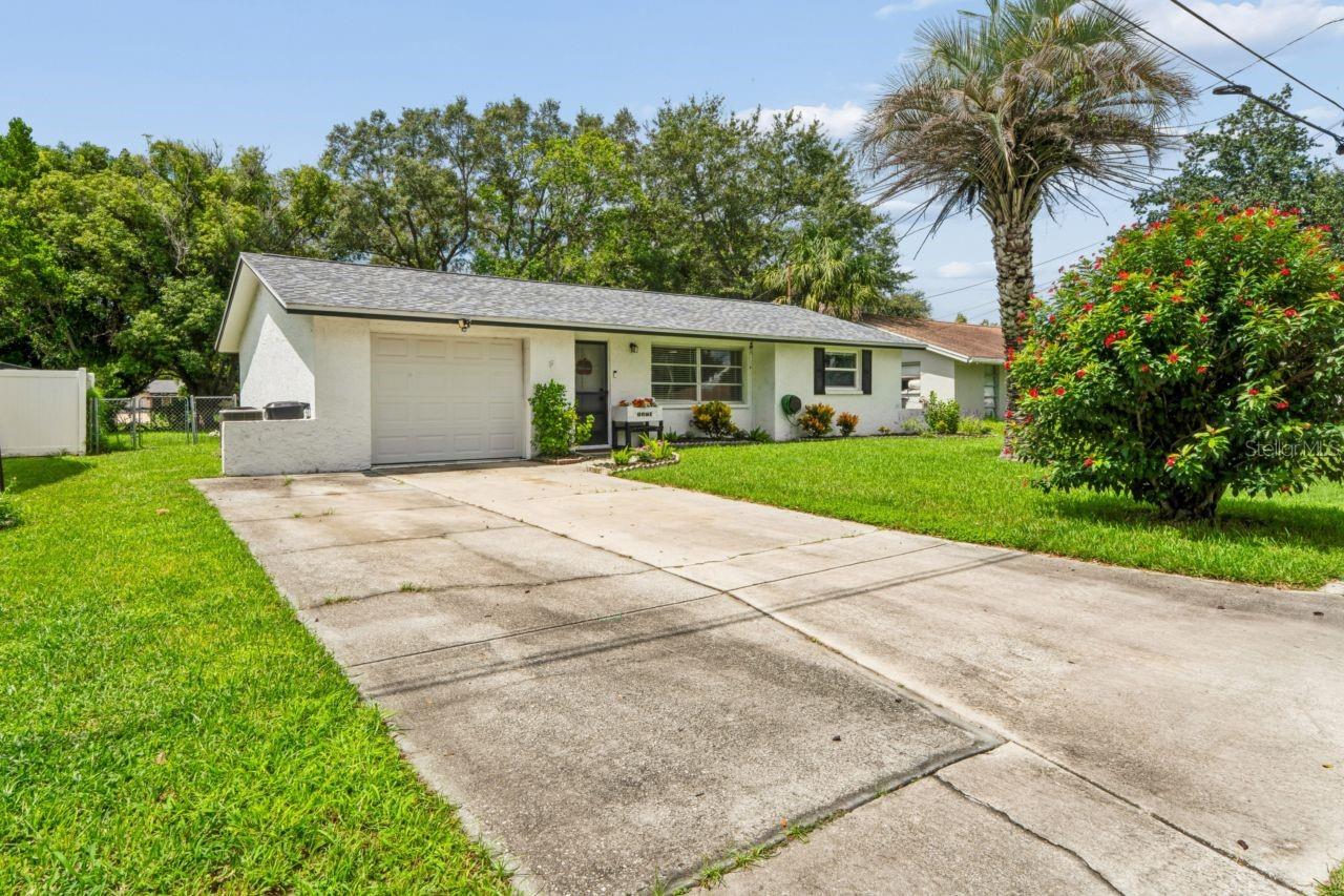 15915 VILLA DR — photo 35