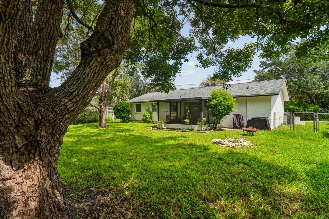 15915 VILLA DR — photo 47