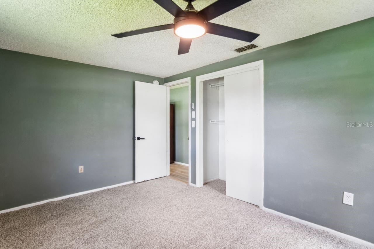 15915 VILLA DR — photo 23