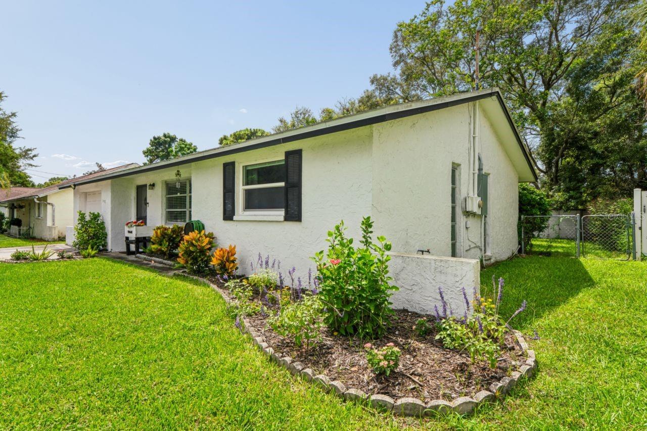 15915 VILLA DR — photo 31