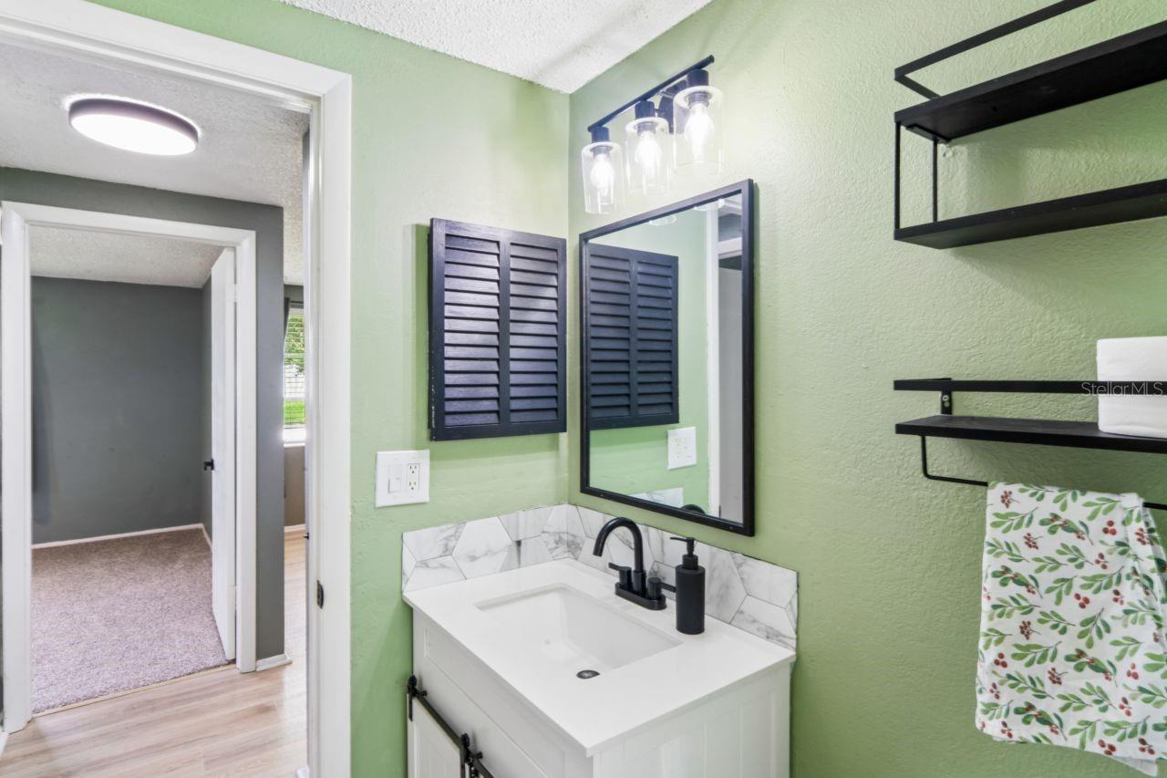 15915 VILLA DR — photo 20