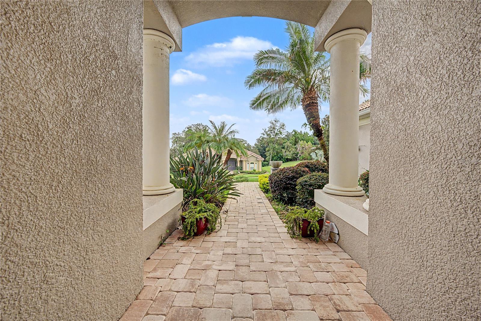 13823 THOROUGHBRED DR — photo 32