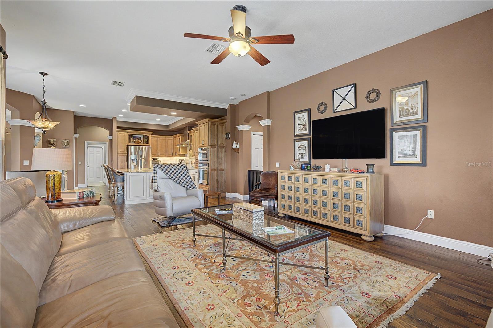 13823 THOROUGHBRED DR — photo 19