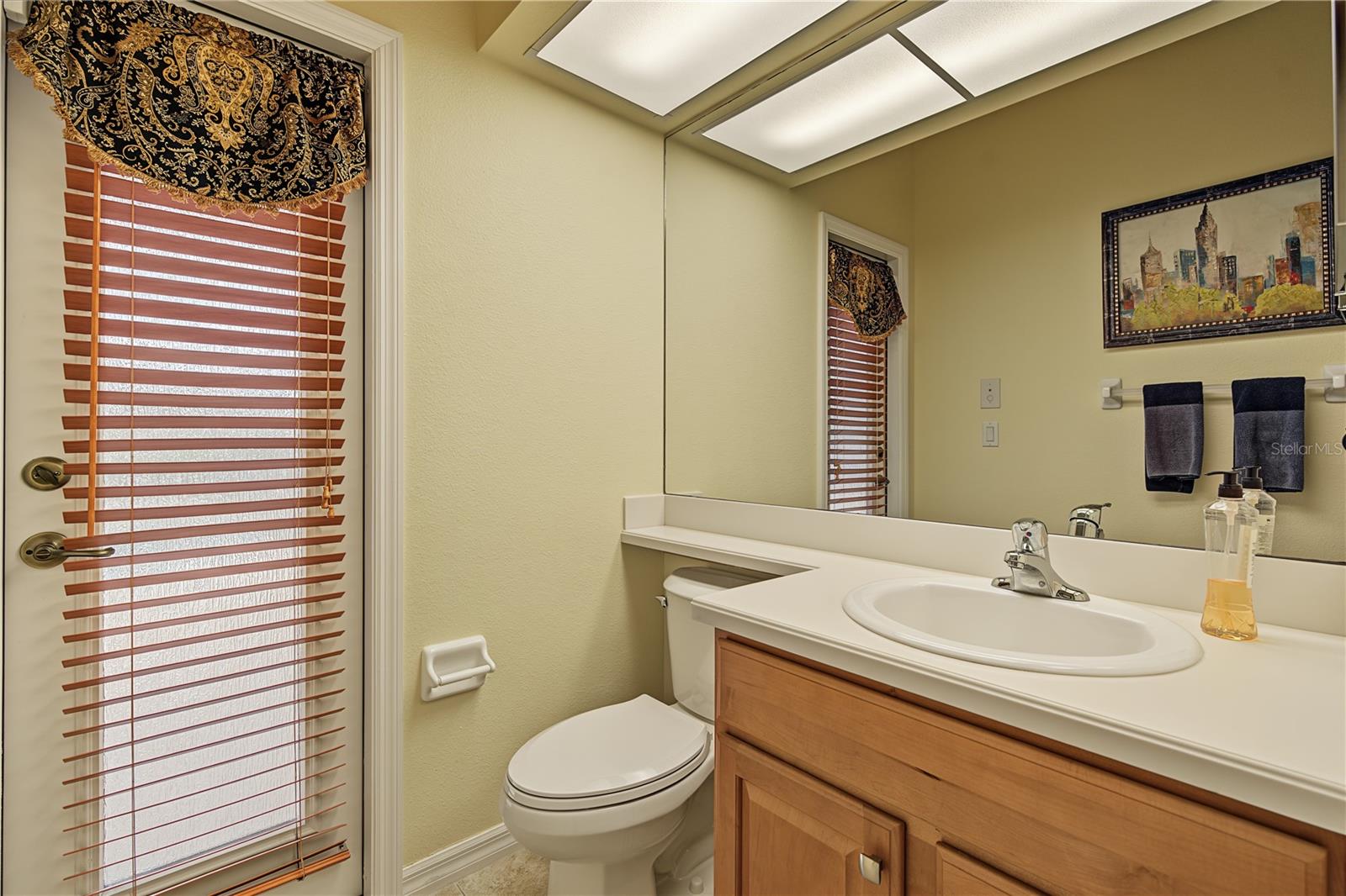 13823 THOROUGHBRED DR — photo 43