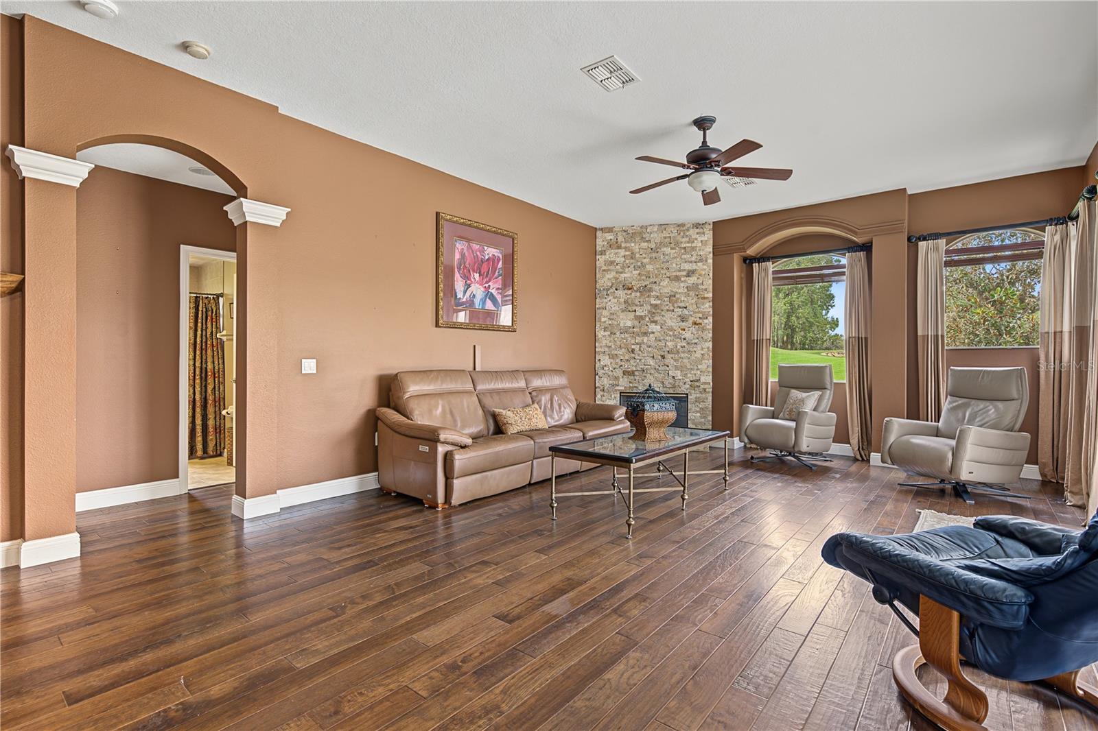 13823 THOROUGHBRED DR — photo 57